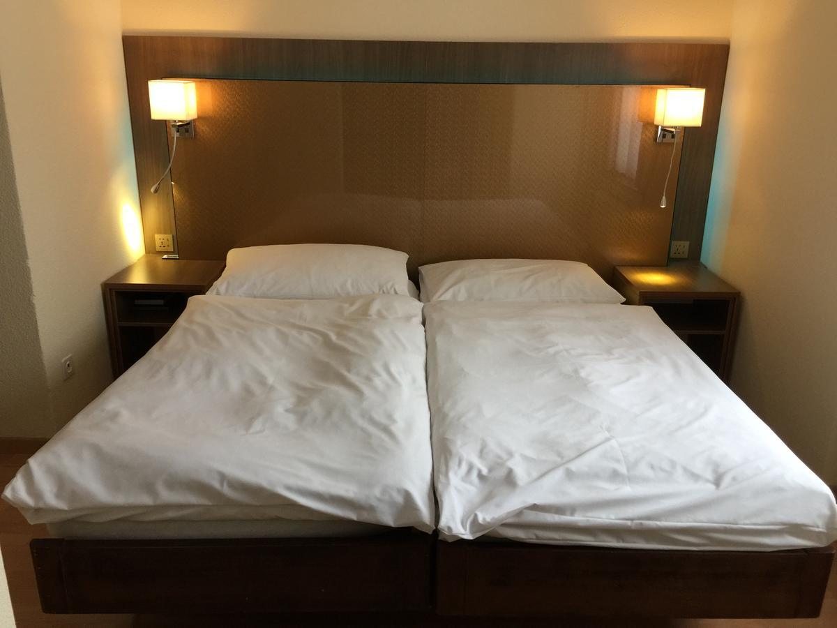 Zys Hotel Wettingen Buitenkant foto