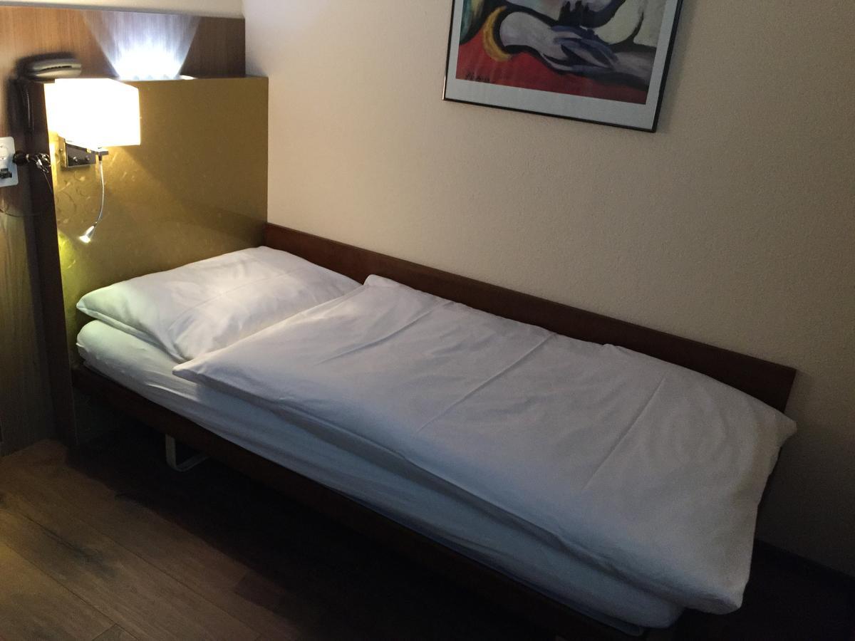 Zys Hotel Wettingen Buitenkant foto